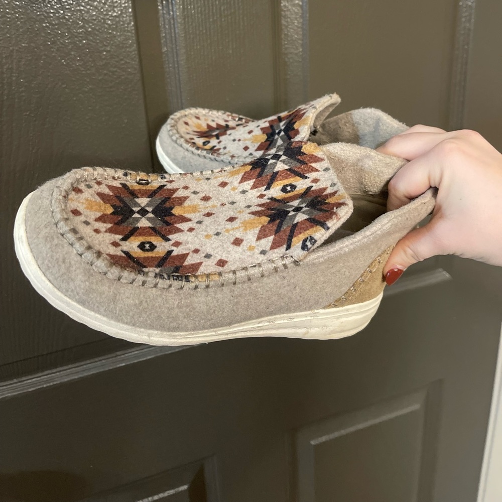 Buckle Exclusive HeyDudes